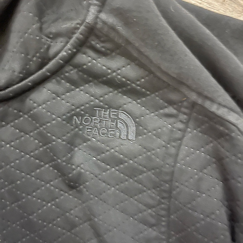 North Face Quilted Hooded Jacket Womens - Picture 3 of 5